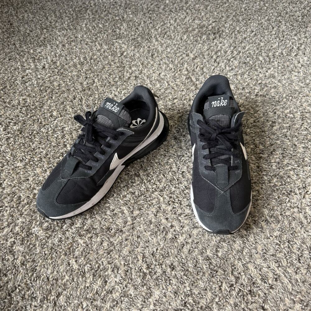 Nike Shoes Mens 11 Air Max Pre-Day Running Sneakers Black DC9402-001 Athletic - Picture 2 of 11